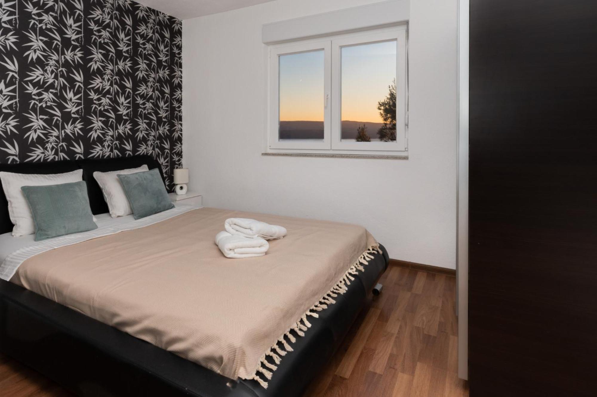 Sunny Hill Apartments With Rooftop Pool Celina Exteriér fotografie