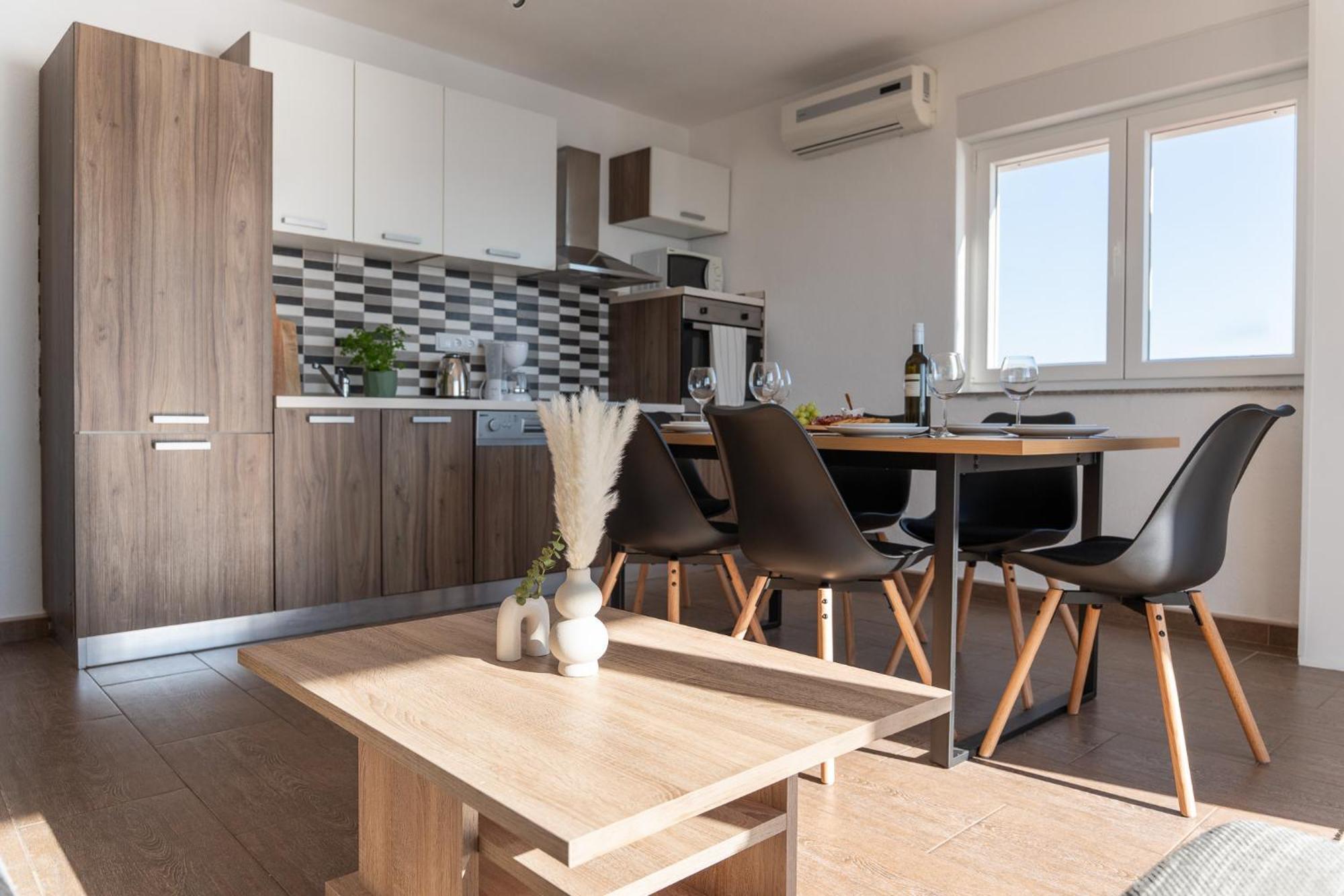 Sunny Hill Apartments With Rooftop Pool Celina Exteriér fotografie