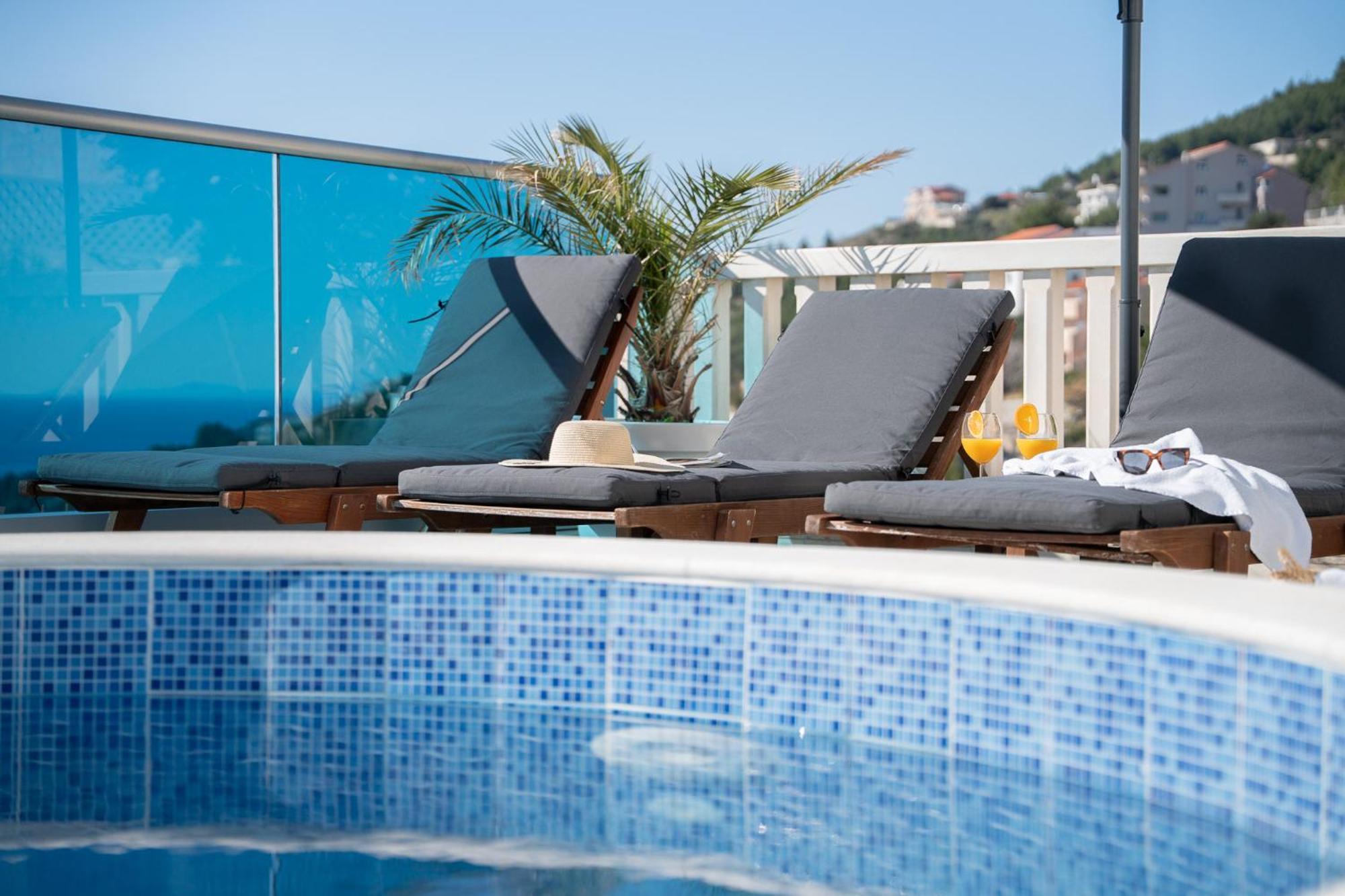 Sunny Hill Apartments With Rooftop Pool Celina Exteriér fotografie