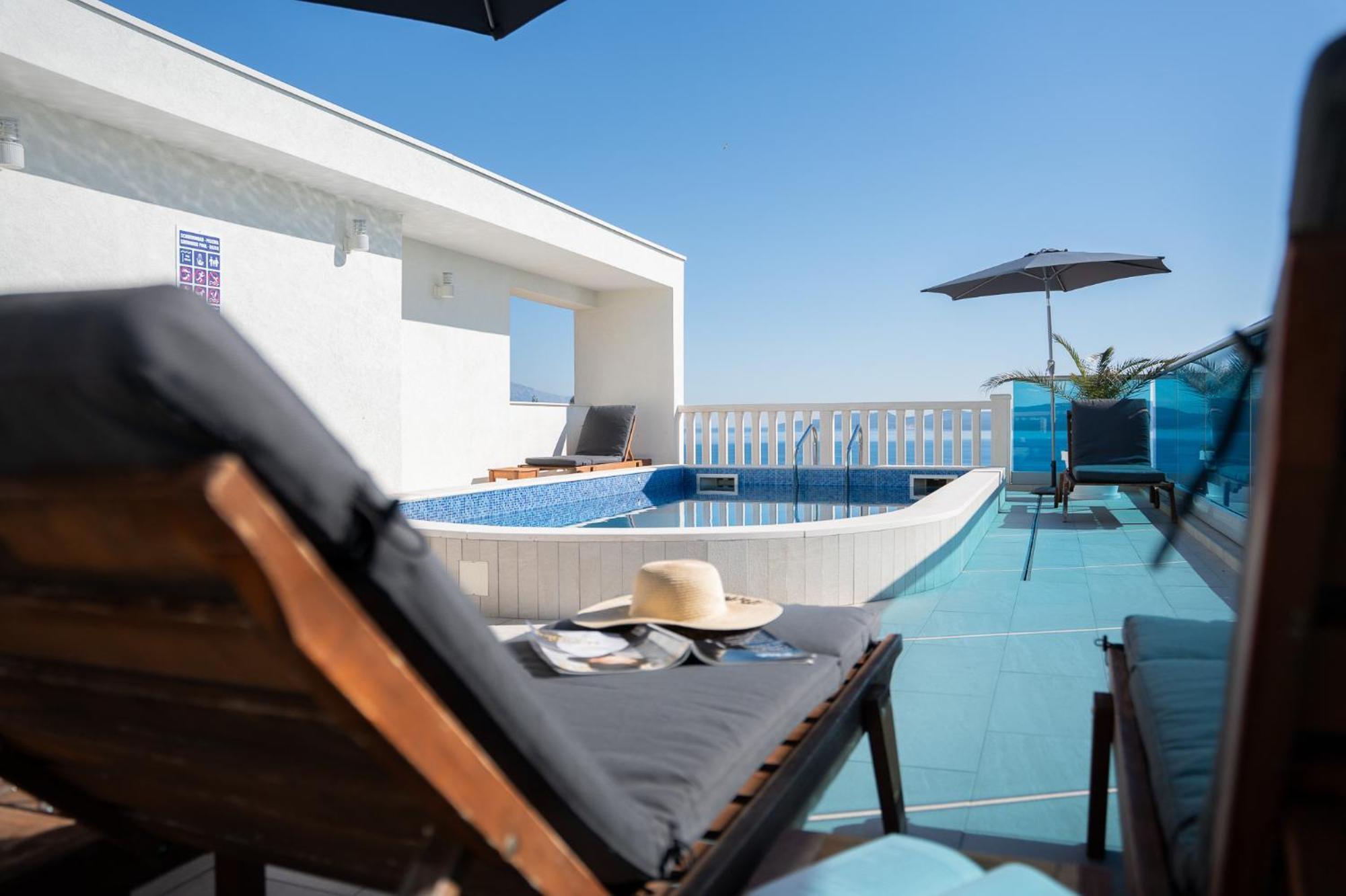 Sunny Hill Apartments With Rooftop Pool Celina Exteriér fotografie