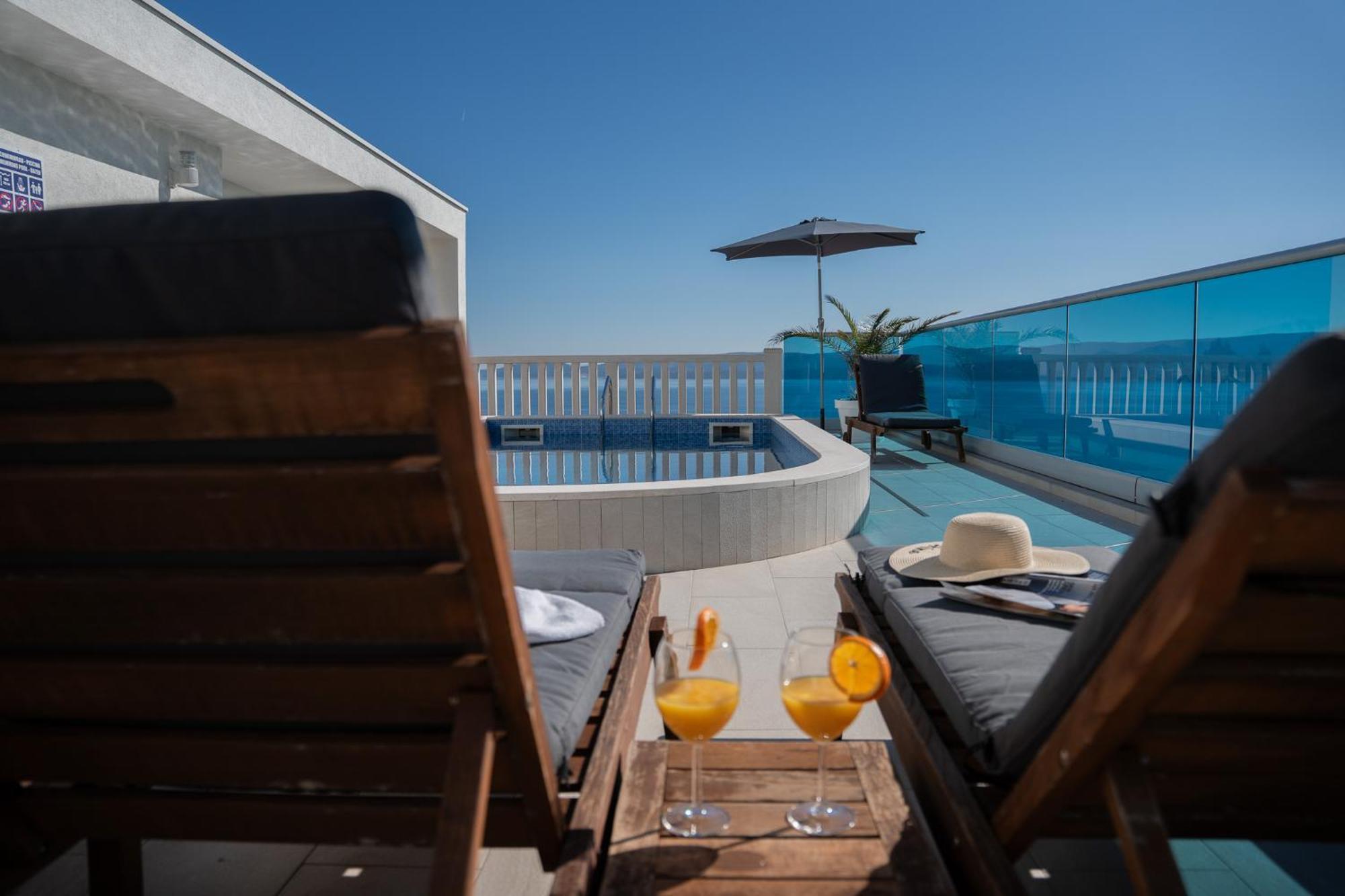 Sunny Hill Apartments With Rooftop Pool Celina Exteriér fotografie